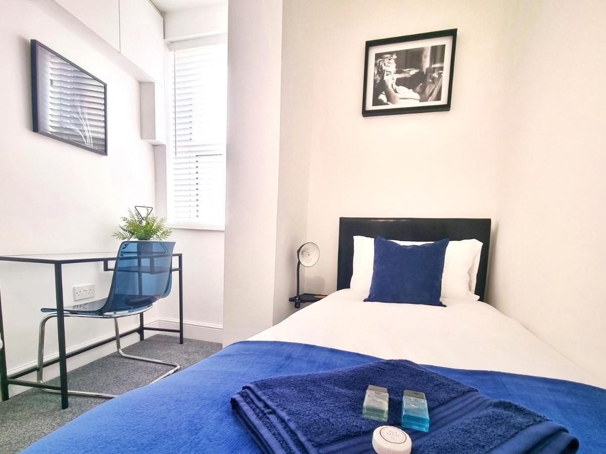 Stylish 2 Bed Apartment With Free Parking, Speed Wifi, Free Parking 科尔切斯特 外观 照片
